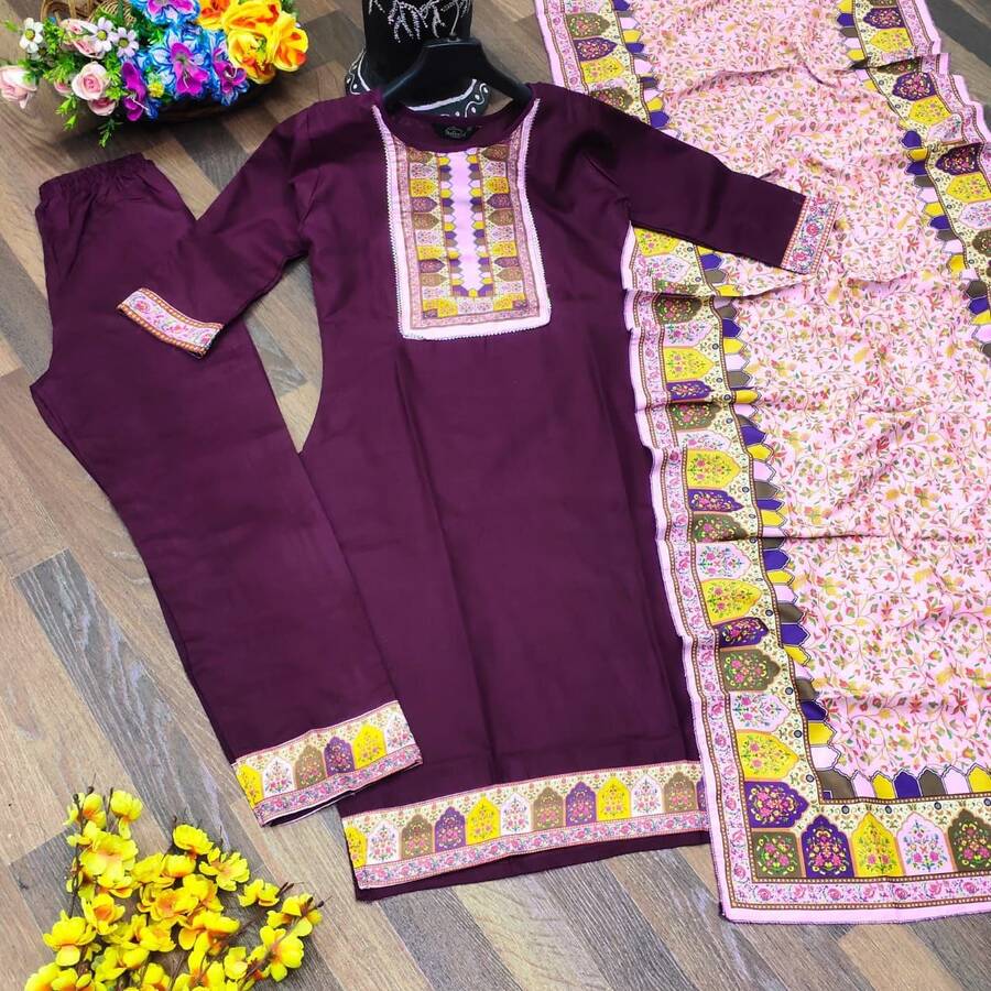 Chic Comfort Printed Lace Work Cotton Kurti Set