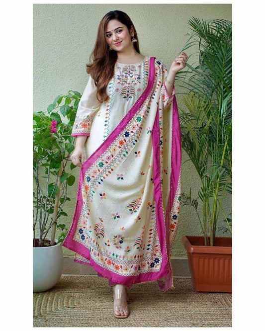 Festive Bloom – White and Pink Handworked Kurta Set