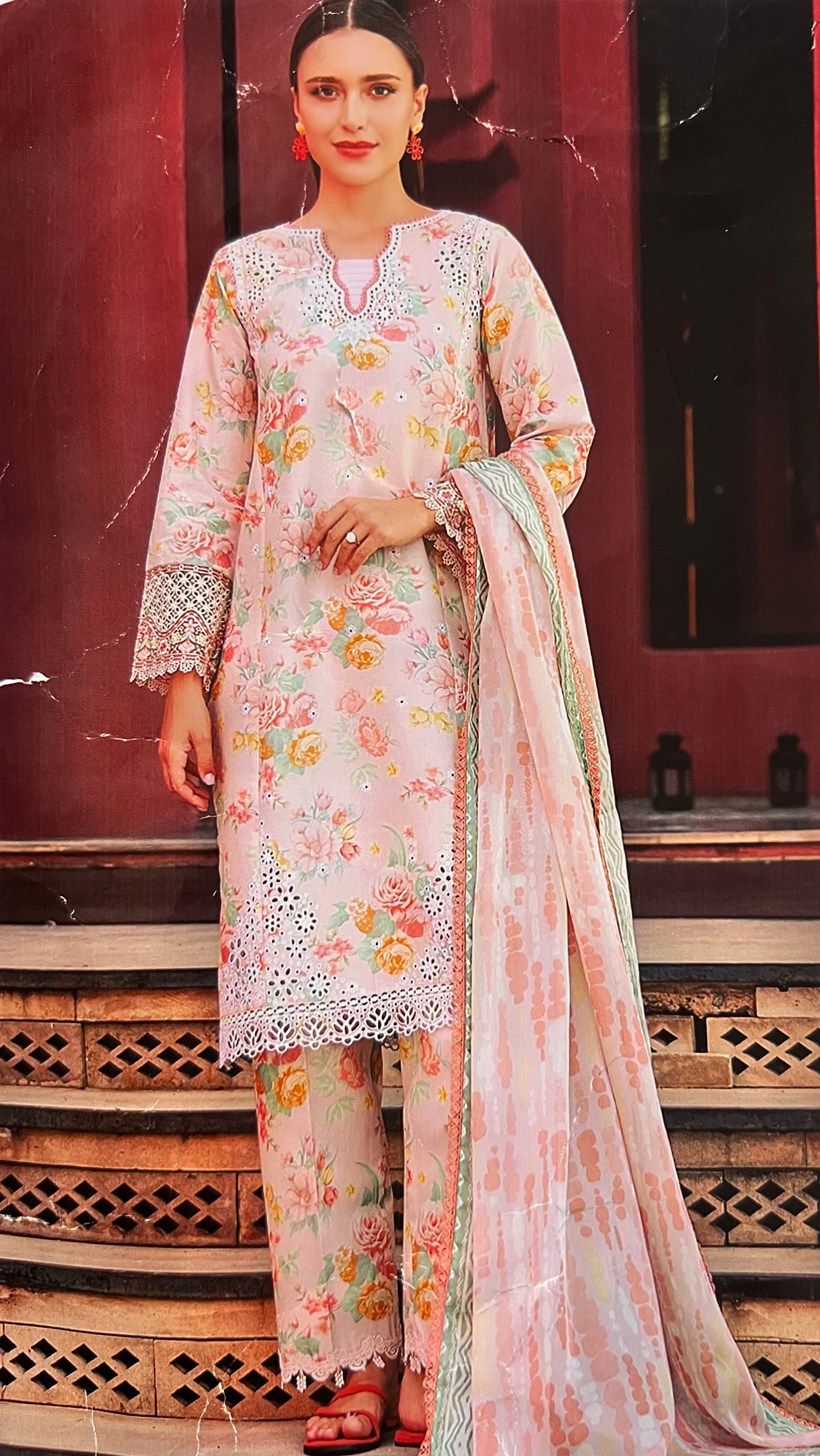 Afrozeh Elegance – Embroidered 3PC Cotton Kurti Set