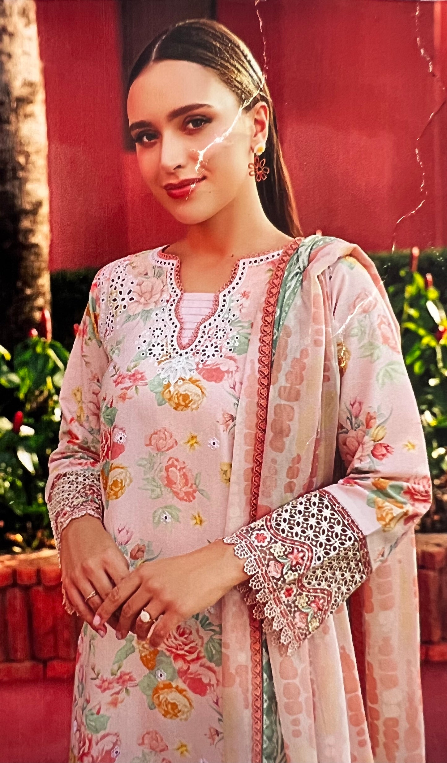 Afrozeh Elegance – Embroidered 3PC Cotton Kurti Set