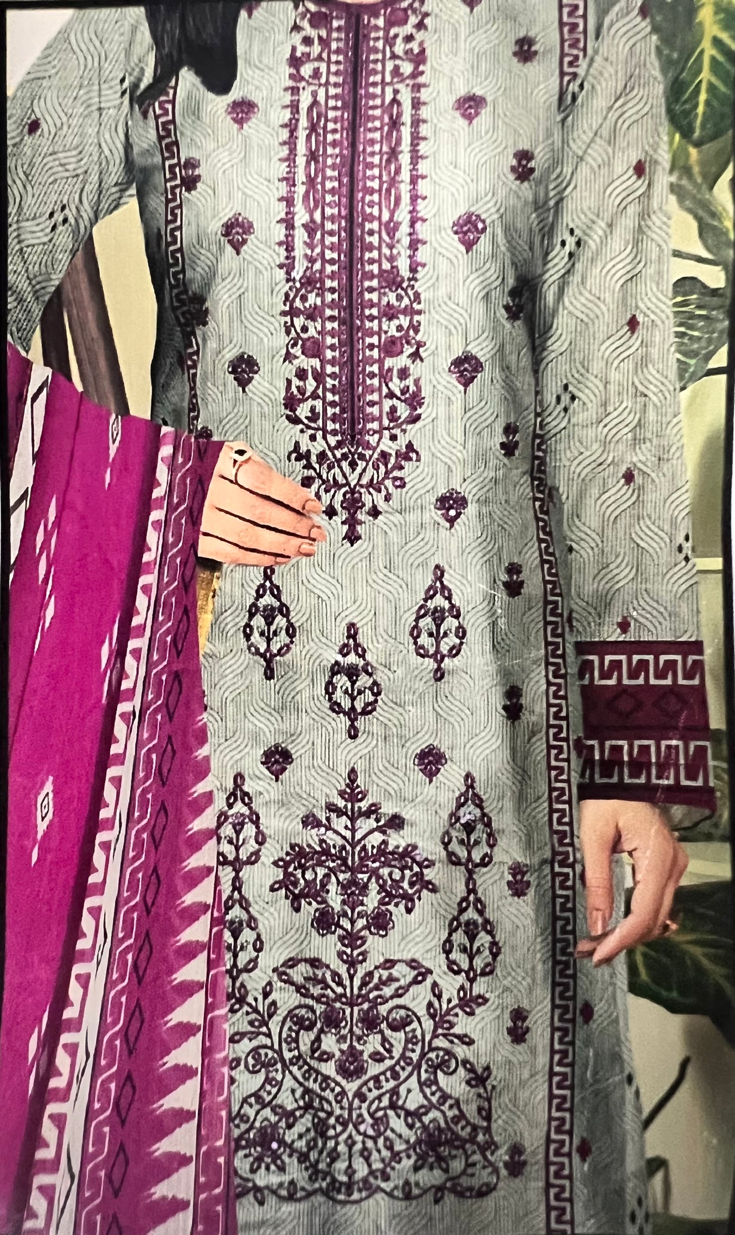 Mint Majesty – Embroidered Elegance Kurti Set