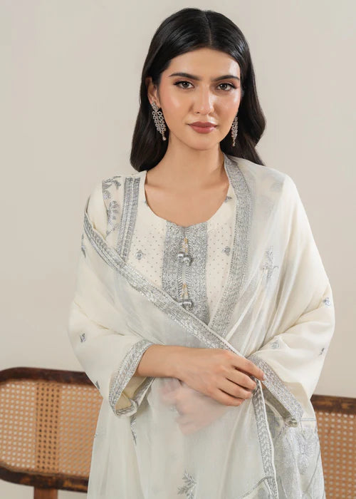 Heer Rani White by Riwaj Fashions