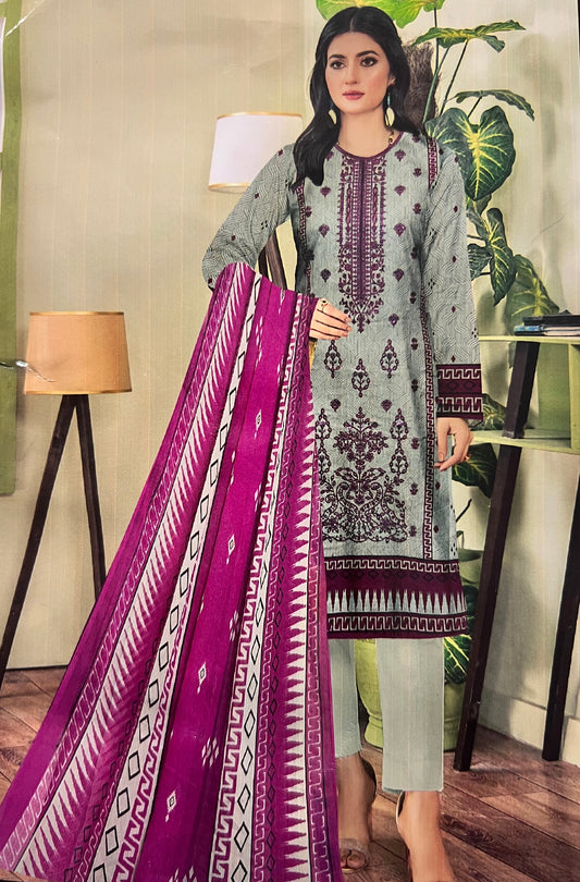 Mint Majesty – Embroidered Elegance Kurti Set