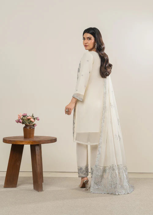 Heer Rani White by Riwaj Fashions